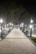 Bancă de beton cu lemn fără spetează cu ghiveci - imagine 2